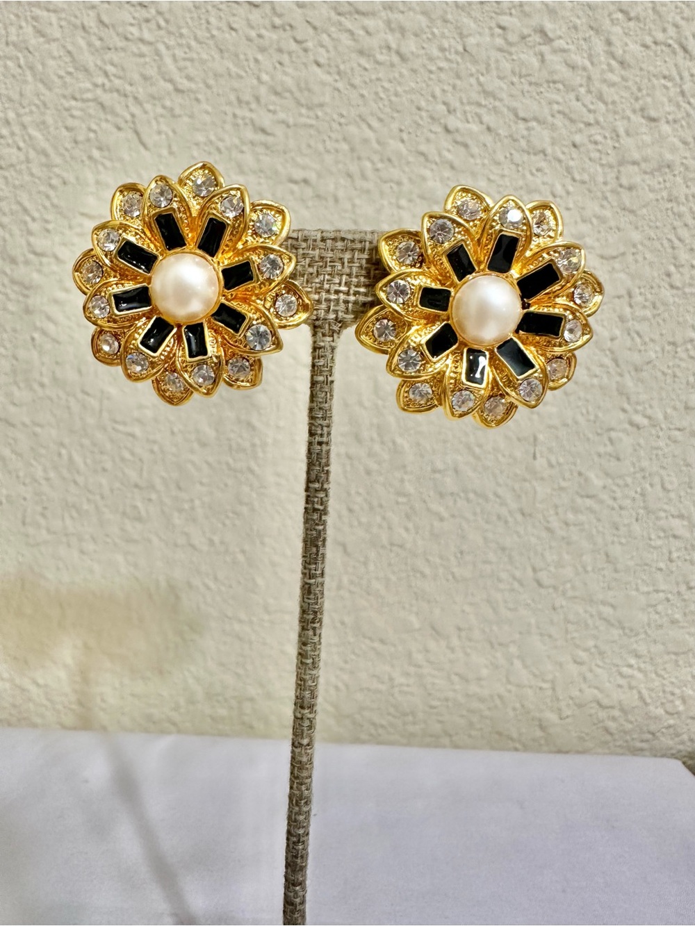 Vintage Gold Plated Pearl & Black Enamel Flower Stud Earrings